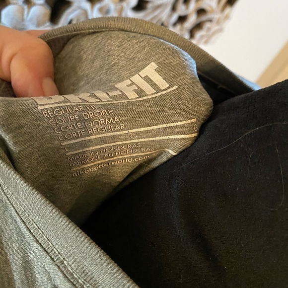 Nike DriFit tee - Picture 2 of 2